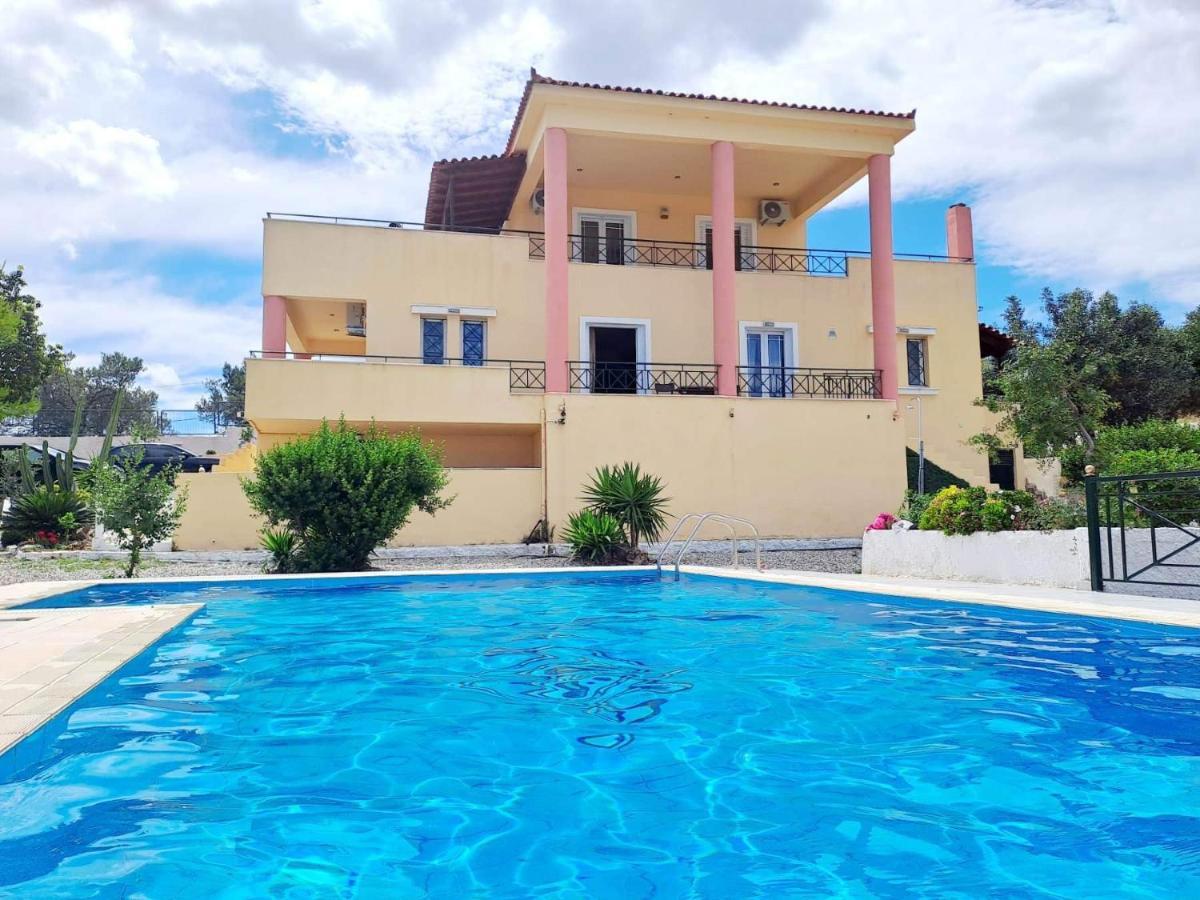 Theonymfi Villa *
