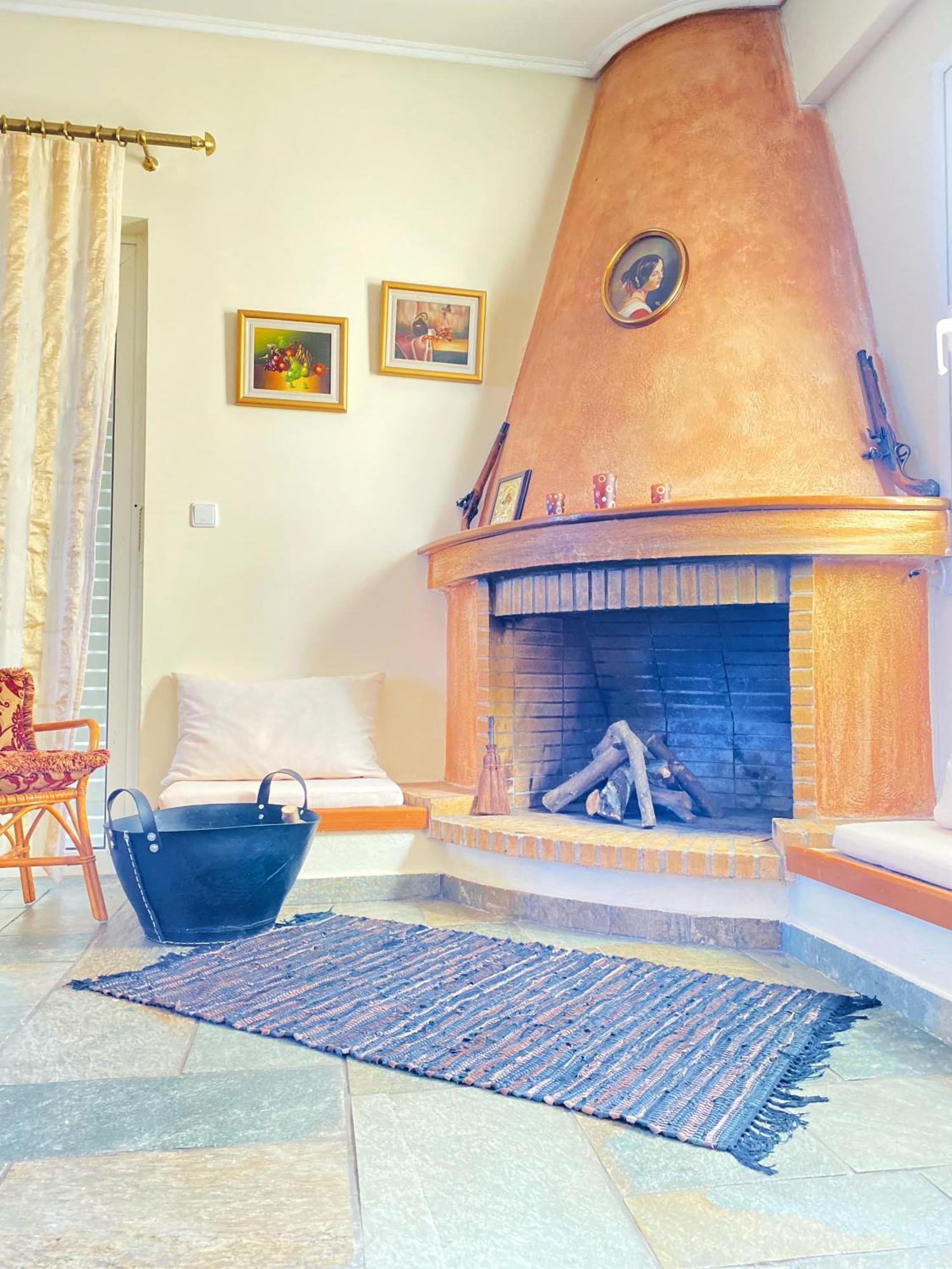 Theonymfi Villa *